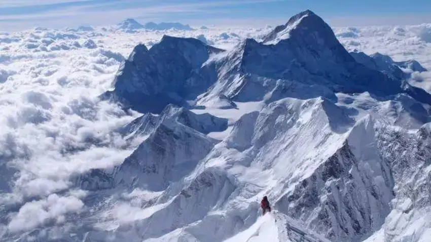 登上珠穆朗玛峰，你究竟会看到什么？